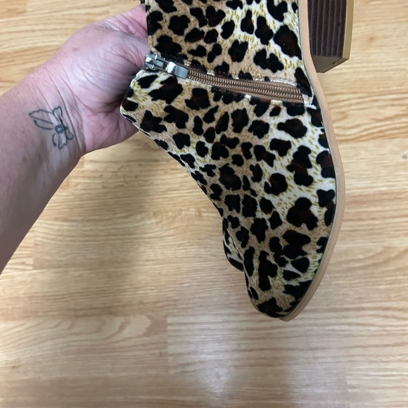 Boots - Picture 3 of 5